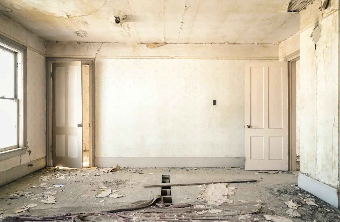 Waste disposal crew managing a cleanout project in Thetford